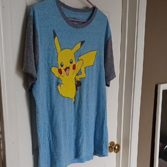 Pokemon Pikachu Tee Size Large - Picture 4 of 7